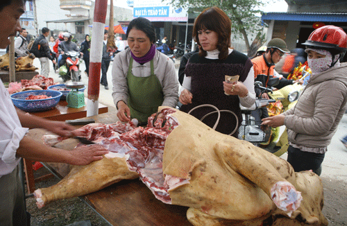 Đắt hàng bê thui chợ Viềng 6