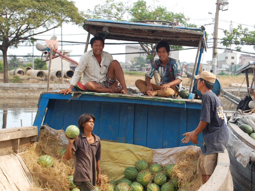 Tấp nập chợ nổi trái cây giữa Sài Gòn 4