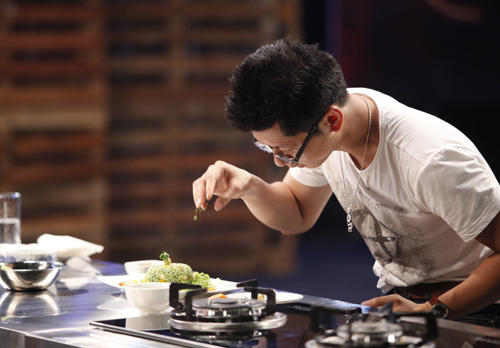 Tập 2 MasterChef Vietnam: Những "ông nội trợ" tỏa sáng