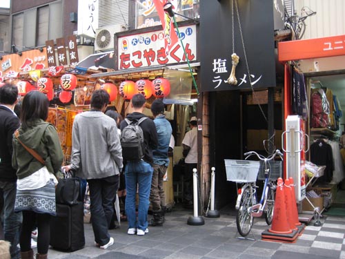 Bánh khọt Takoyaki: Từ món ăn đường phố cho đến biểu tượng của Osaka 5
