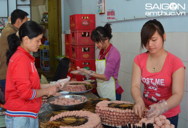 Lên Đà Lạt tìm ăn nem nướng Bà Hùng 2