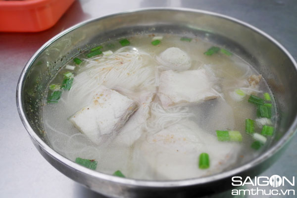 Tìm ăn mì chỉ cá Cao Văn Lầu 1