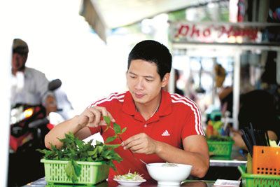 Gặp sao Việt ăn vặt ở Sài Gòn 1