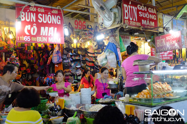 Ăn bún suông 70 năm trong chợ Bến Thành 6