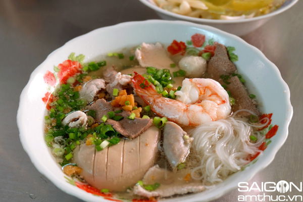5 cách ăn mì độc đáo ở Sài Gòn 5