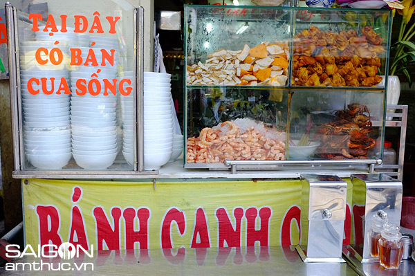 Độc đáo bánh canh cua nguyên con ở Sài Gòn 1