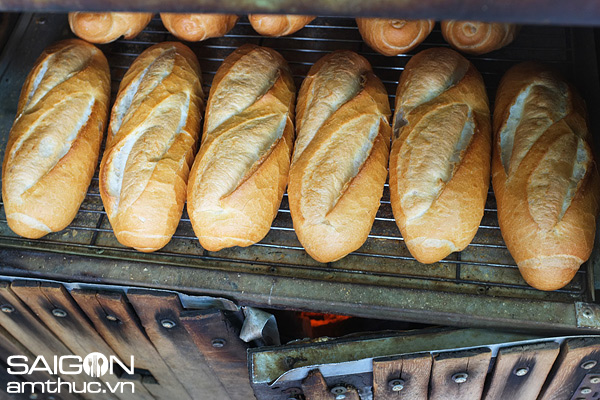Bánh mì ngon và đông nhất Sài Gòn 3