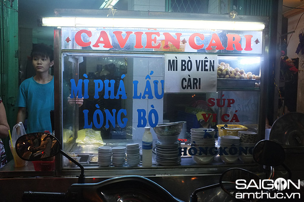 Ăn mì cà ri cá viên độc nhất Sài Gòn 10