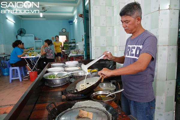 Chùm ảnh: Bánh xèo 'bao rau' tuyệt ngon ở Thủ Đức 9