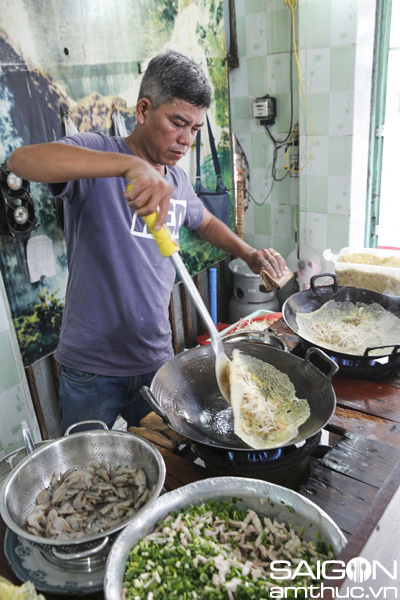 Chùm ảnh: Bánh xèo 'bao rau' tuyệt ngon ở Thủ Đức 7