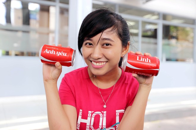 Coca-Cola in tên người tiêu dùng lên nhãn sản phẩm 1