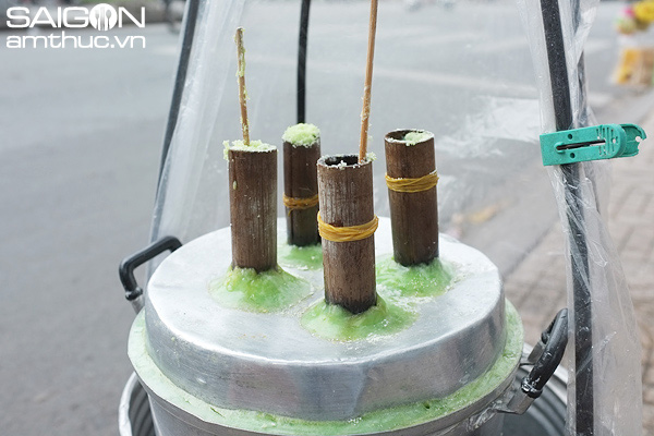 Nồng ấm bánh ống lá dứa ở góc phố Sài Gòn 3