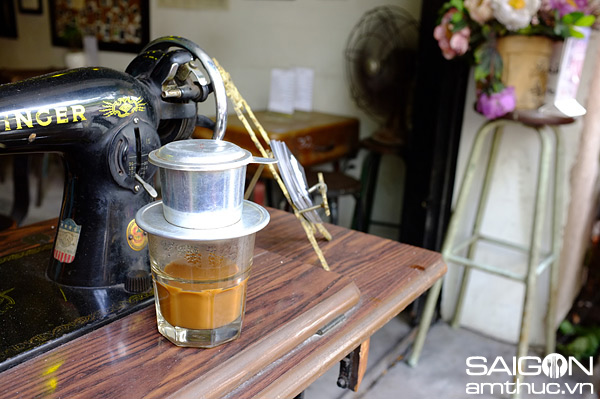 Khám phá quán cà phê xe đạp mở thâu đêm độc nhất Sài Gòn 3
