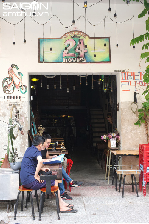 Khám phá quán cà phê xe đạp mở thâu đêm ở Sài Gòn 1