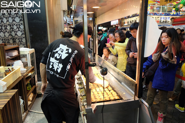 Một lần xếp hàng ăn bánh Takoyaki ở Osaka 4