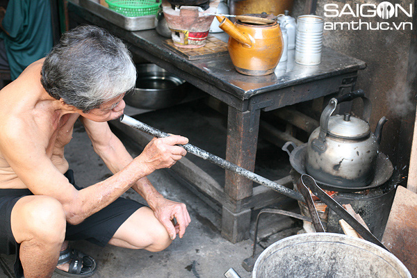 Vô hẻm Sài Gòn, uống cà phê vợt chấm giò cháo quẩy 7