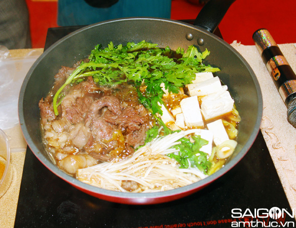10 phút nấu xong món lẩu Nhật nổi tiếng sukiyaki 4
