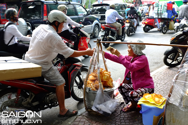 Tai yến, món bánh miền Tây dần mai một trên hè phố Sài Gòn 1