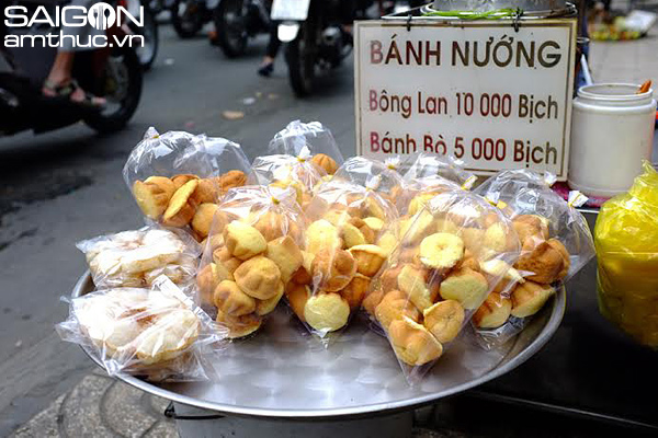 Bánh bông lan trứng muối 'hút hồn' giới trẻ Sài Gòn 5