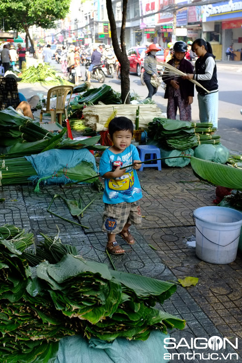 Nhộn nhịp chợ lá dong giữa Sài Gòn ngày cận Tết 2