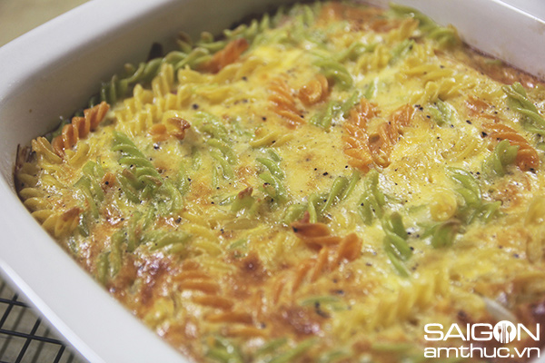 Đổi m&oacute;n với trứng r&aacute;n kiểu &Yacute; Frittata 9