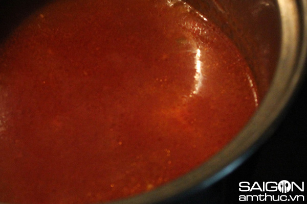 Bí quyết làm xíu mại sốt cà chua tuyệt ngon ăn với bánh mì 7