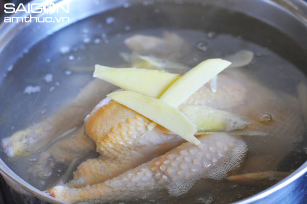 Cách nấu cơm gà Hải Nam cực ngon và đơn giản 3
