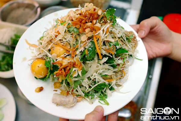 Đi ăn cơm gà Tam Kỳ ở Sài Gòn