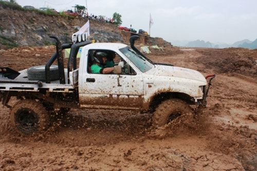 Hấp dẫn giải đua ô tô địa hình Halong Challenge 2012 11