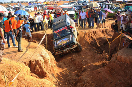 50 đội dự giải đua ôtô địa hình Vietnam Offroad Cup 2012 2