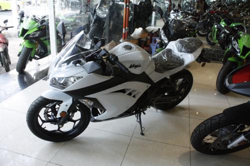 Kawasaki Ninja 300 ABS đời 2013 vượt trội ở phân khúc “sport bike” cấp thấp