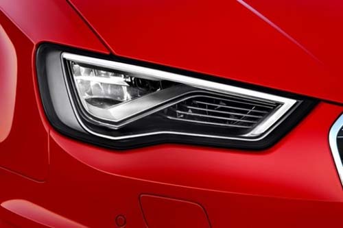 Audi; Matrix LED; LED chiếu sáng ban ngày