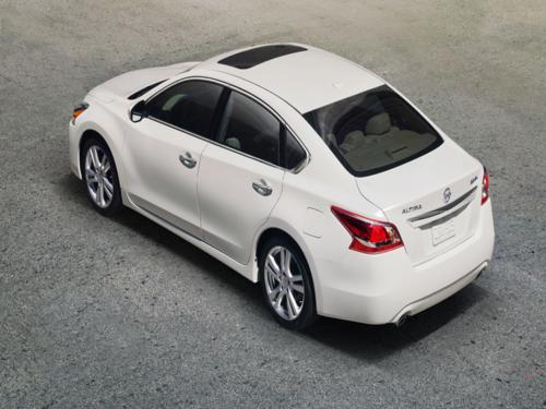 Mẫu xe Altima 2013  10