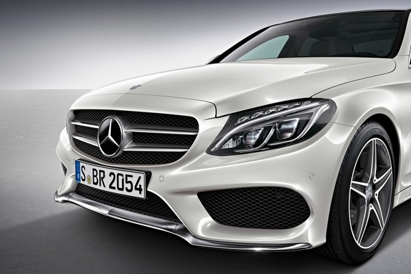 Mercedes-Benz ‘lột xác’ C-Class với gói độ AMG  1