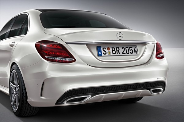 Mercedes-Benz ‘lột xác’ C-Class với gói độ AMG  2