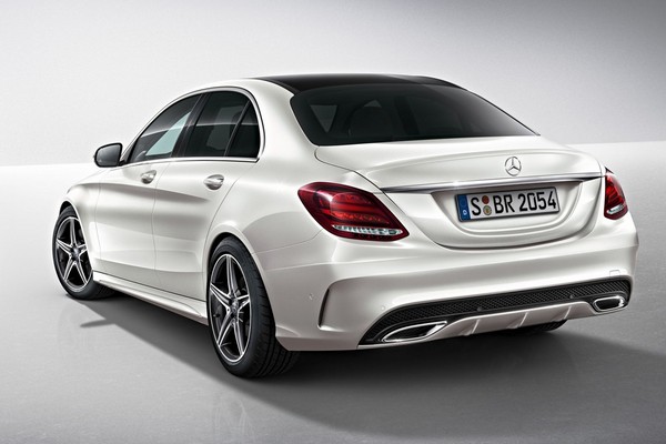 Mercedes-Benz ‘lột xác’ C-Class với gói độ AMG  4