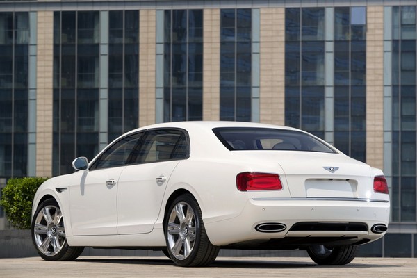 Wraith là mẫu xe nhận được nhiều đơn đặt hàng nhất của Rolls-Royce 3