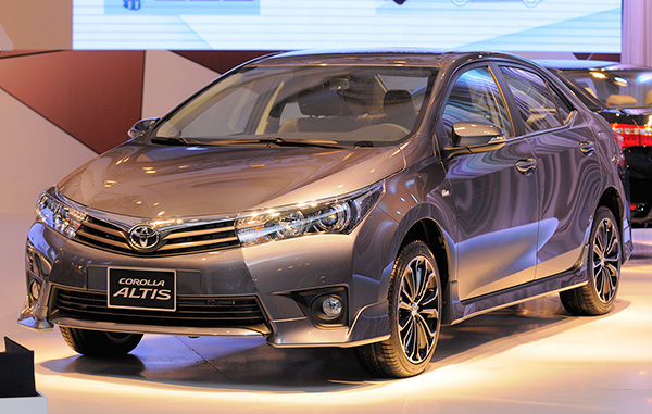 Toyota-Altis-2014-3