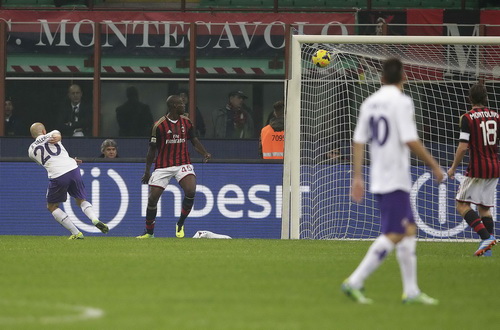 AC Milan gục ngã trên sân nhà-2