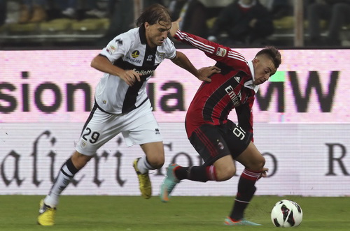 AC Milan bị Parma cầm hòa 1-1