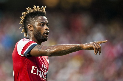 Arsenal mất Alex Song vào tay Barcelona