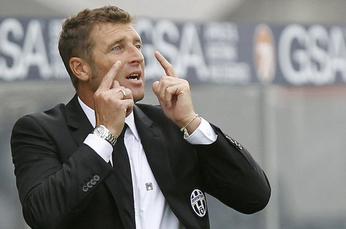 HLV Massimo Carrera của Juventus