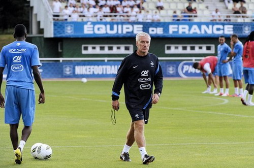 HLV Didier Deschamp bắt đầu cuộc tái thiết tuyển Pháp