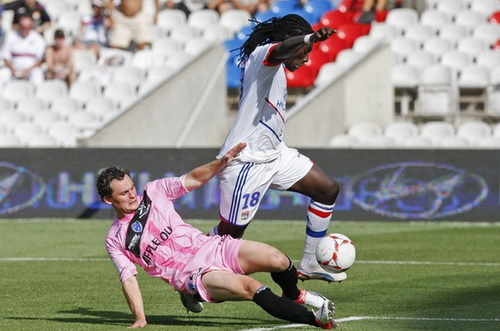 Lyon giành chiến thắng 4-1 trước Troyes