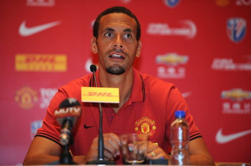 Rio Ferdinand ủng hộ Usain Bolt đến M.U