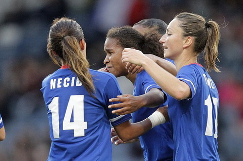 Tuyển nữ Pháp giành chiến thắng 2-1 trước Thụy Điển