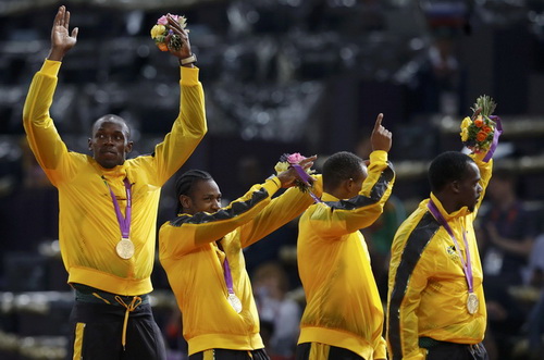 Usain Bolt và đồng đội phá kỷ lục thế giới nội dung 4x100m