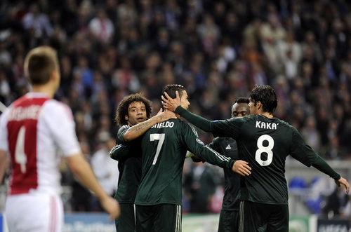 Real Madrid thắng Ajax 4-1 tại Champions League