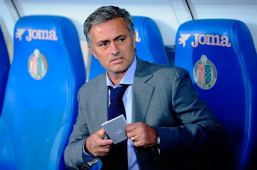 HLV Jose Mourinho nổi giận với học trò