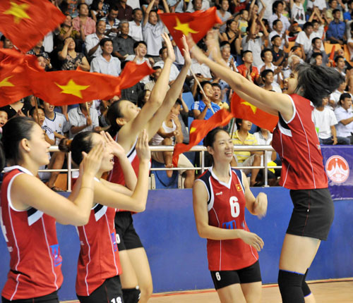 Niềm vui chiến thắng của tuyển bóng chuyền nữ VN 